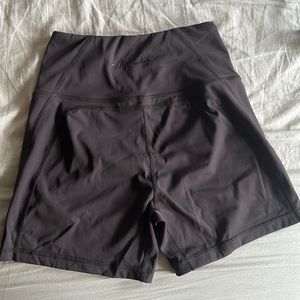 Alphalete Pulse Surge Shorts (OBSCURE GREY)
